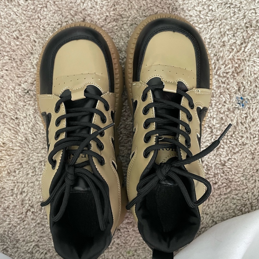 tan platforms